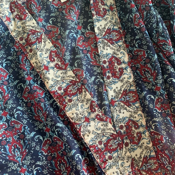 🎉HP🎉 Women’s Taylor & Sage Patterned Overpiece - Picture 5 of 7